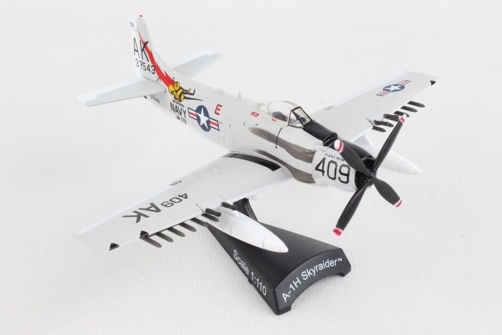 MODELO ESCALA POSTAGE STAMP A1H SKYRAIDER PAPOOSE FLIGHT - METALICO