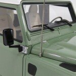 MODELO escala 1/18 del 2015 Land Rover Defender 110 HUE 166 - DEALER EDITION