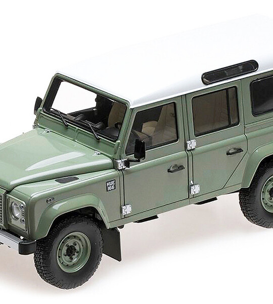 MODELO escala 1/18 del 2015 Land Rover Defender 110 HUE 166 - DEALER EDITION