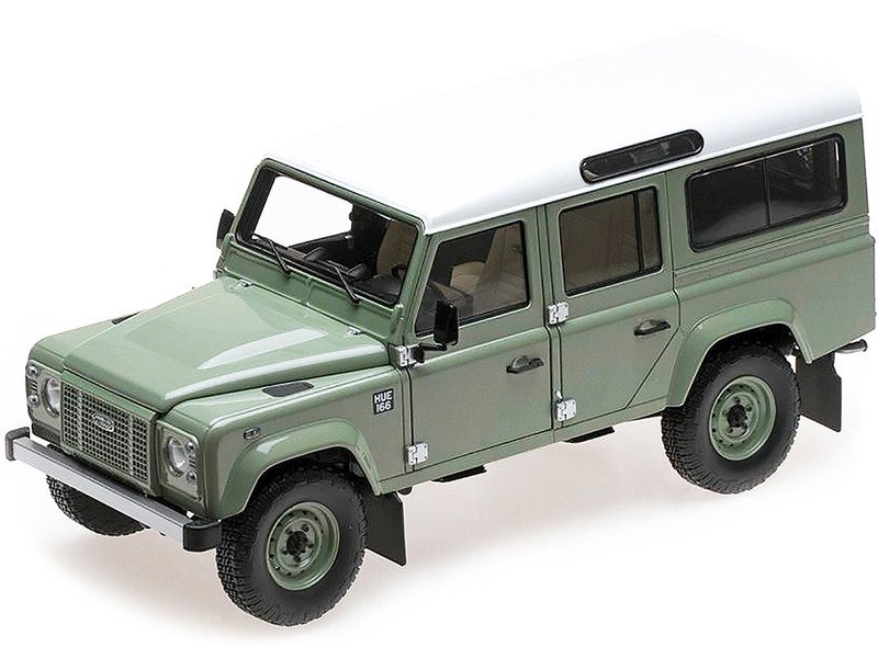 MODELO escala 1/18 del 2015 Land Rover Defender 110 HUE 166 - DEALER EDITION