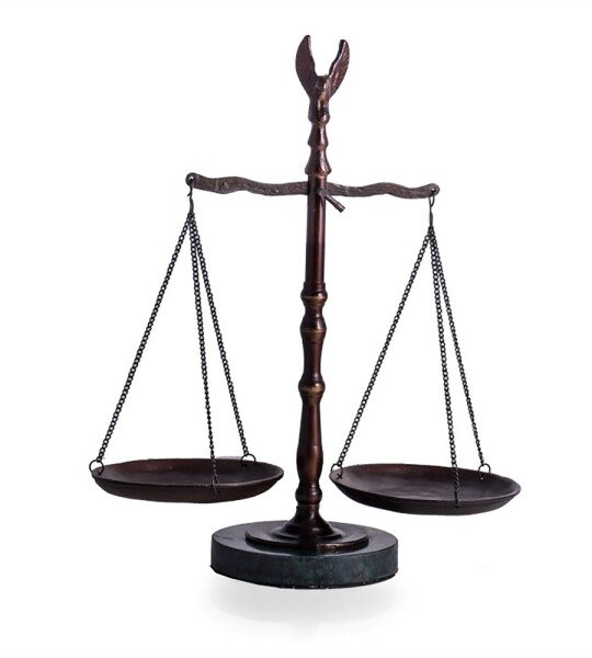 Bronzed Finished Brass Scale of Justice - ESCALA DE JUSTCIA BRONZE SOLIDO