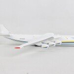 MODELO A ESCALA 1/400  ANTONOV AN225  AZUL/AMARILLO