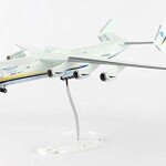 MODELO A ESCALA 1/400  ANTONOV AN225  AZUL/AMARILLO