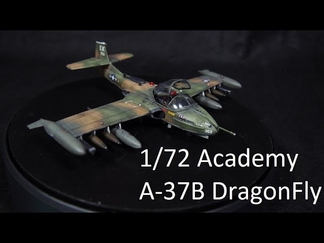 MODELO A ESCALA 1/72 A37B DRAGONFLY DE FUERZA AEREA DE EL SALVADOR (FAS)