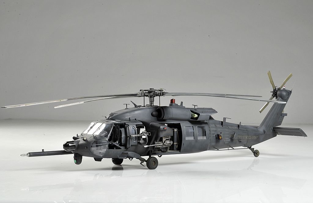 Academy 1 : 35 – Sikorsky Uh-60ldap Black Hawk