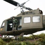 MODELO A ESCALA 1/32 UH-1D HUEY CON LICENCIA BELL (EL MAS GRANDE DEL MUNDO)