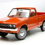 MODELO ESCALA 1/24 del pickup Datsun 620 version 1975 edicion especial de MPC