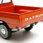 MODELO ESCALA 1/24 del pickup Datsun 620 version 1975 edicion especial de MPC