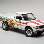 MODELO ESCALA 1/24 del pickup Datsun 620 version 1975 edicion especial de MPC