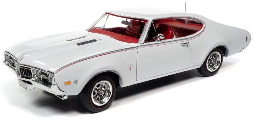 MODELO ESCALA 1/18 1968 Oldsmobile Cutlass S W31 Hardtop, White