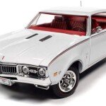 MODELO ESCALA 1/18 1968 Oldsmobile Cutlass S W31 Hardtop, White