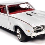 MODELO ESCALA 1/18 1968 Oldsmobile Cutlass S W31 Hardtop, White