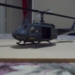 MODELO ESCALA 1/72 UH-1H Iroquois (U.S. Army/J.G.S.D.F. Utility Helicopter)
