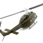 MODELO ESCALA 1/48 UH-1 Huey Helicopter - 116th Assault Helicopter Company - "The Hornets" - HELICOPTERO METALICO A ESCALA