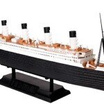 MODELO PARA ARMAR A ESCALA 1/700 DEL R.M.S. TITANIC OCEAN LINER - BARCO